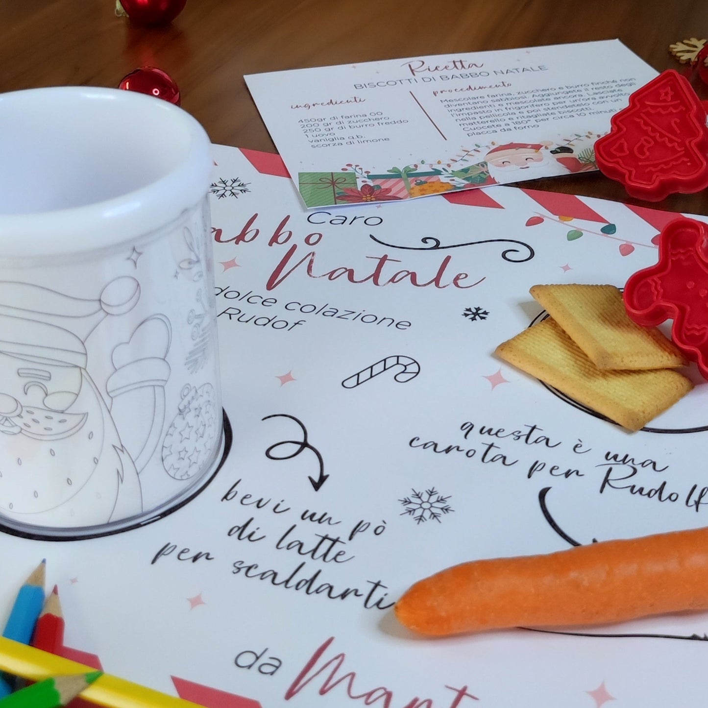 Tovaglietta in carta con tazza da colorare di Babbo Natale