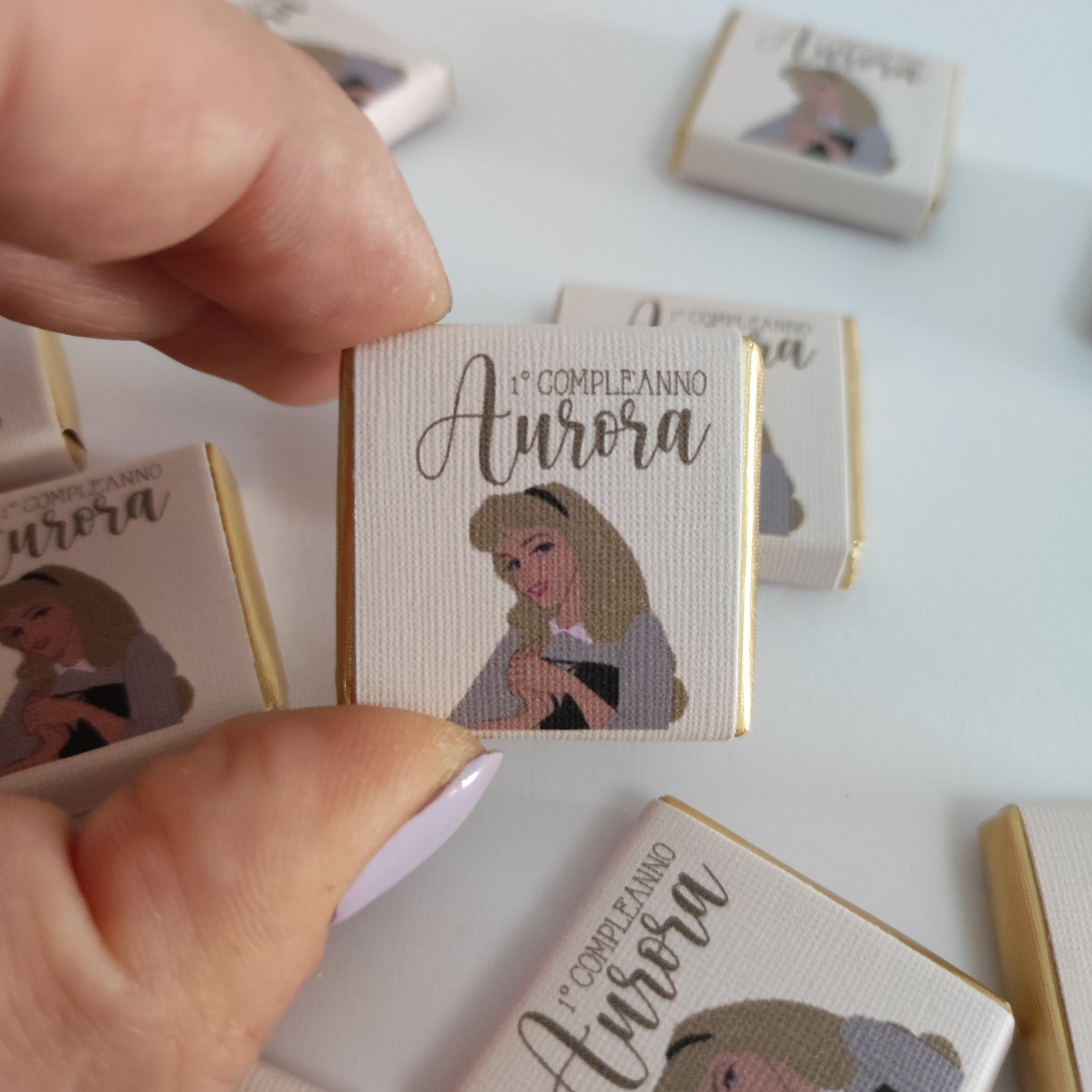 Personalizza il tuo cioccolatino - i nostri cioccolatini artigianali sono  quello che cercavi per stupire con dolcezza! cioccolatini personalizzati  per cerimonie e per gustosi gadget aziendali